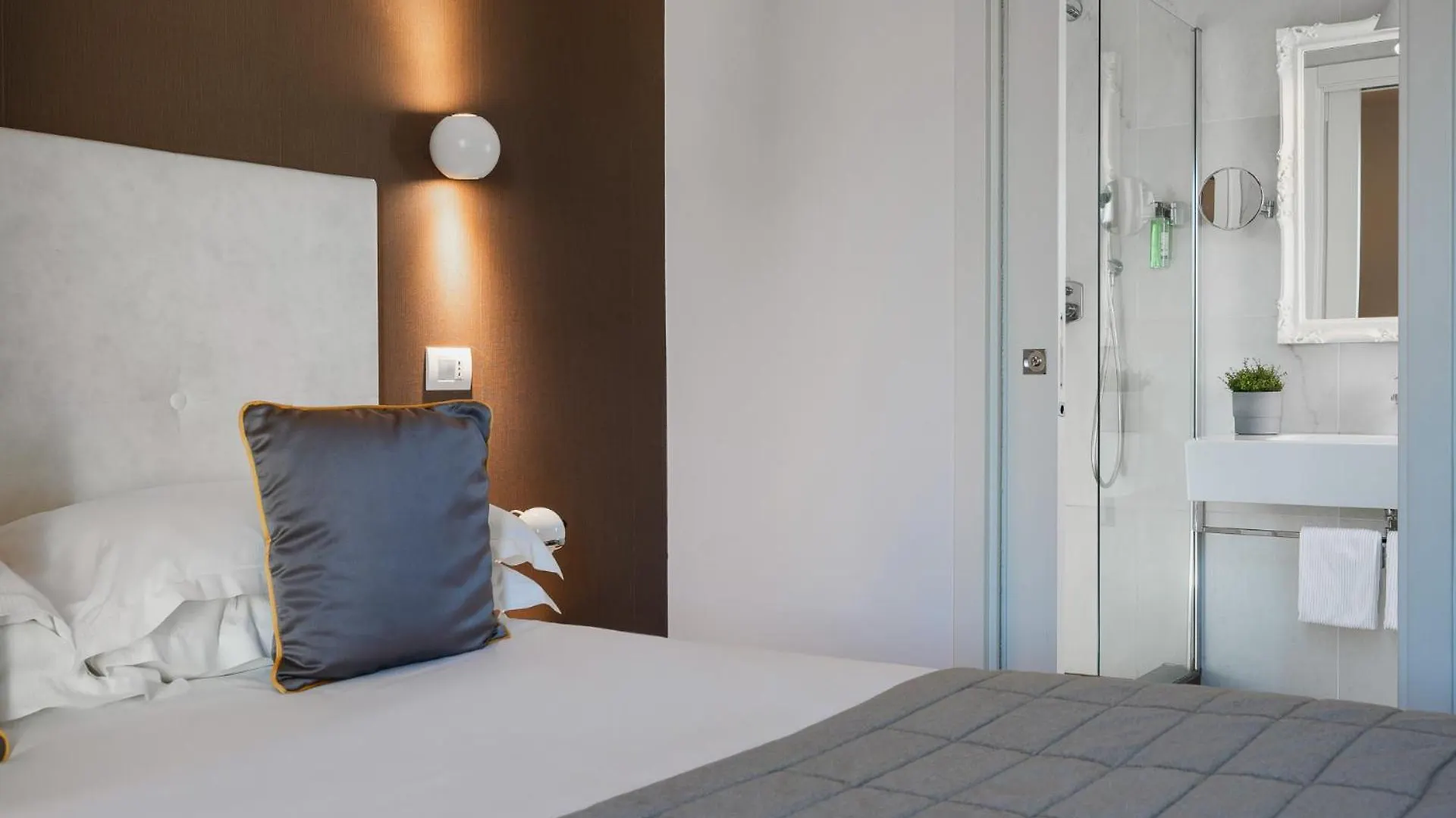 Hotel Select Suites & Spa - Apartments Riccione 4*,