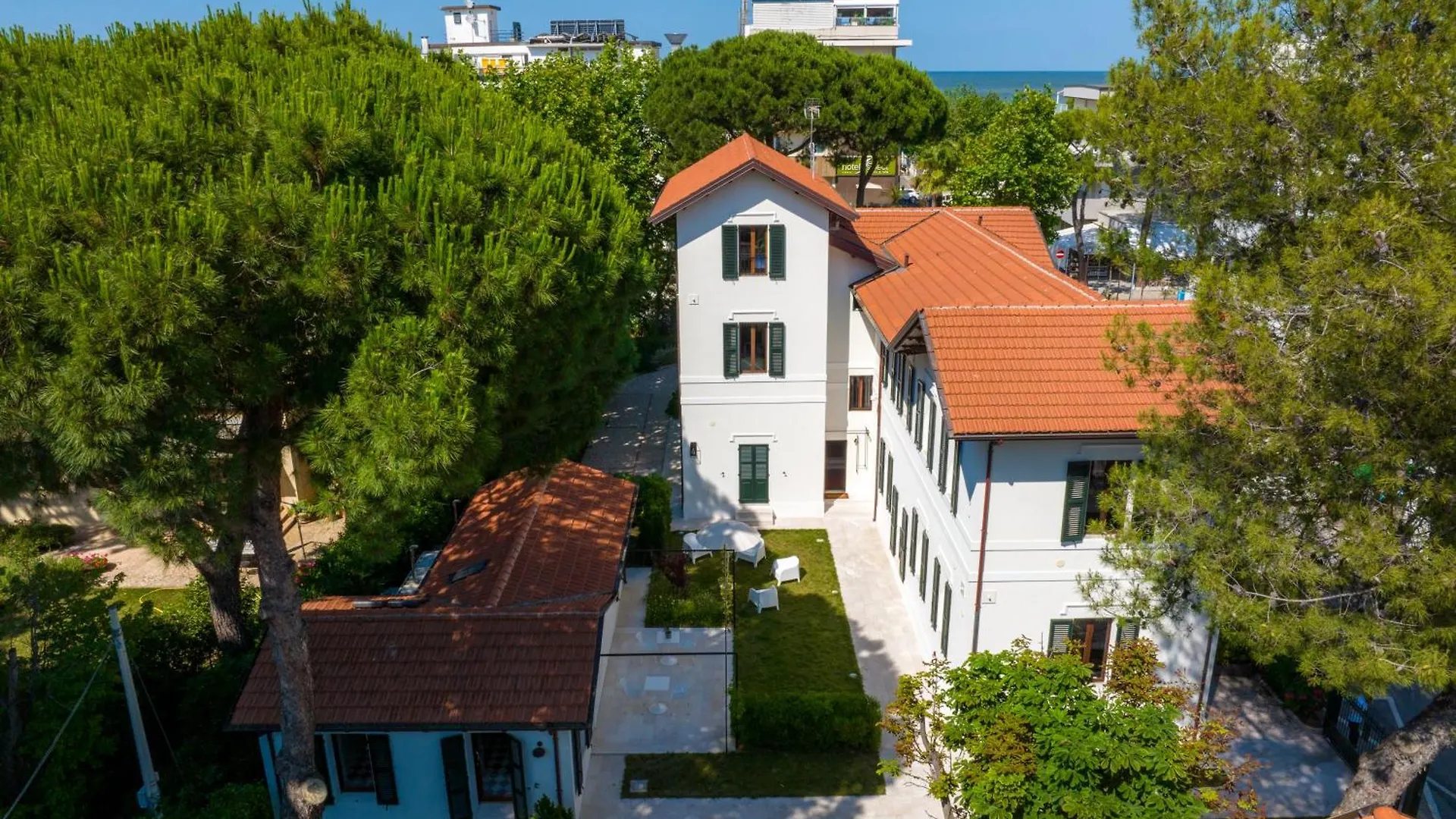 Hotel Select Suites & Spa - Apartments Riccione 4*,